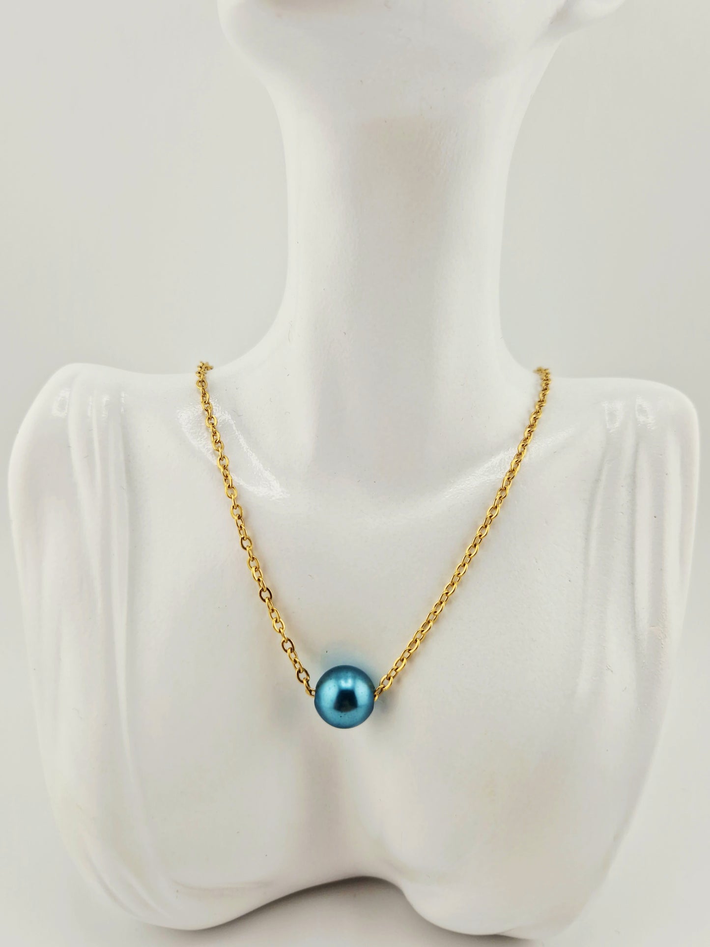 Blue pearl choker