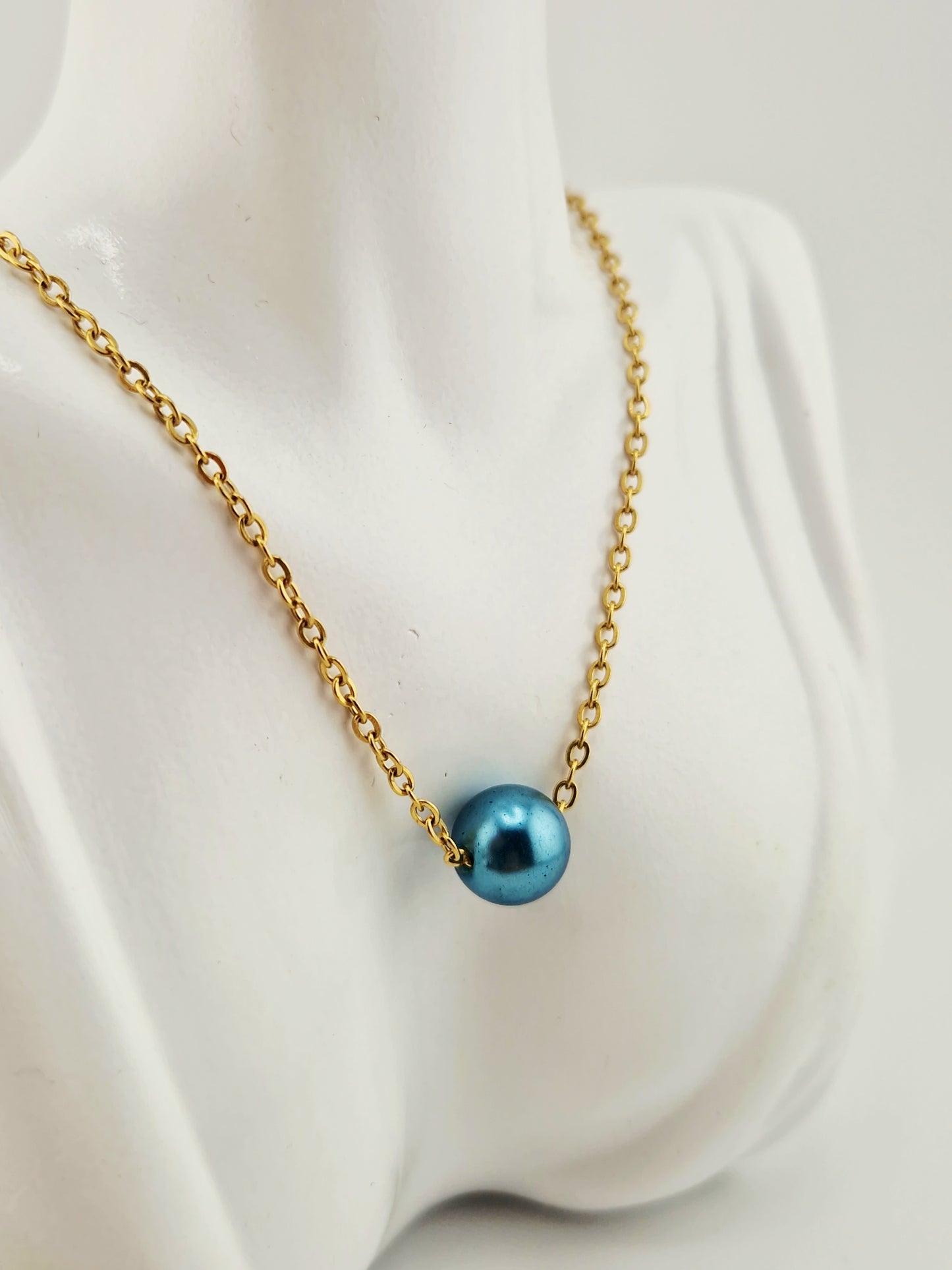 Blue pearl choker