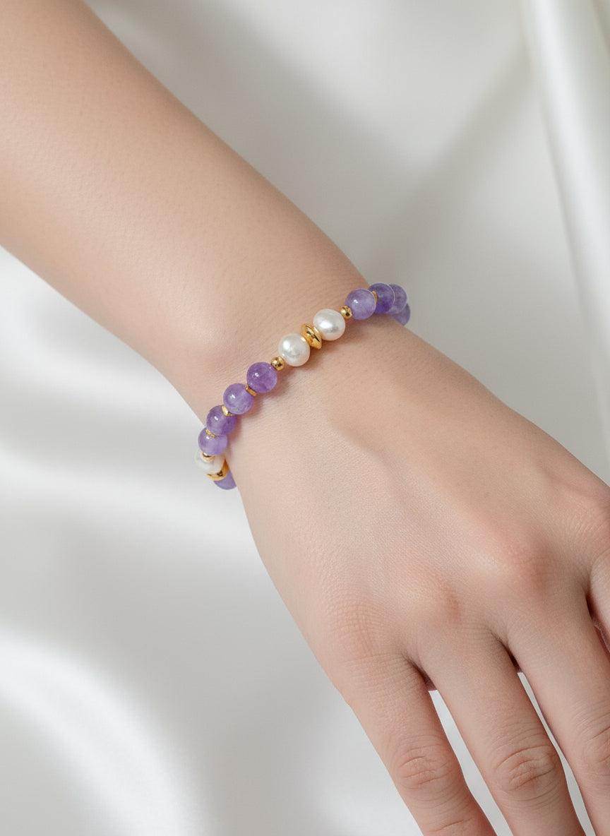 Bracelet Salma en argent sterling 925 doré à l’or fin 18 carats, orné de perles d’eau douce et de pierres naturelles de spodumène violette