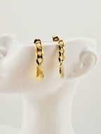 Boucles d’oreilles dorées femme chaîne gourmette et médaillon rond brillant