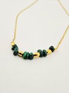 Collier agatha doré en acier inoxydable avec perles naturelles vertes et dorées, bijou élégant et raffiné`